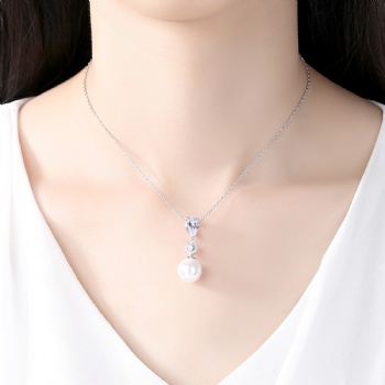 Cubic Zircon Necklace N1155