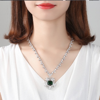 Cubic Zircon Necklace N1187