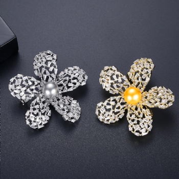 Cubic Zircon Brooch BR044