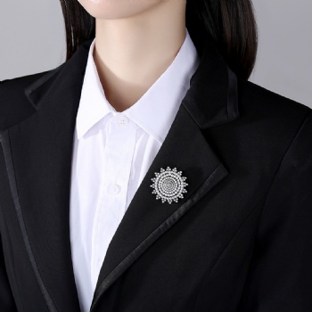 Cubic Zircon Brooch BR060