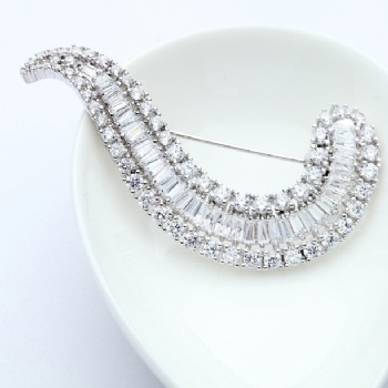 Cubic Zircon Brooch BR051