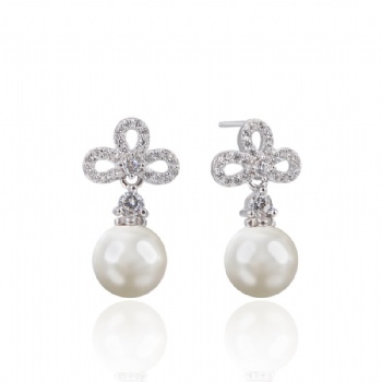 Sterling-silver-pearl-earrings-SE144