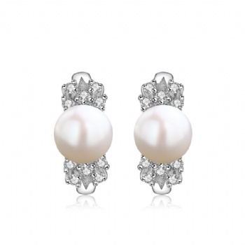 Sterling-silver-pearl-earrings-SE147