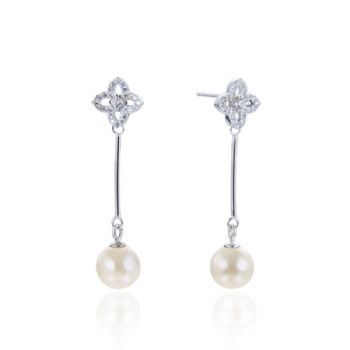 Sterling-silver-pearl-earrings-SE156