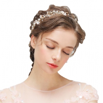 Handmade-Bridal-Headpiece-D209